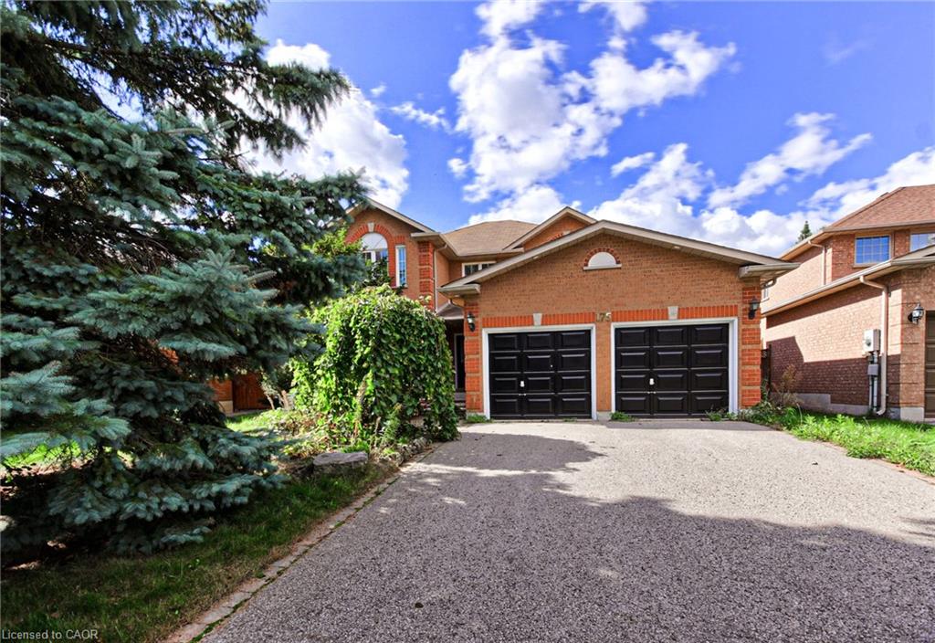 175 Rhodes Cir, Newmarket, ON L3X 1V3