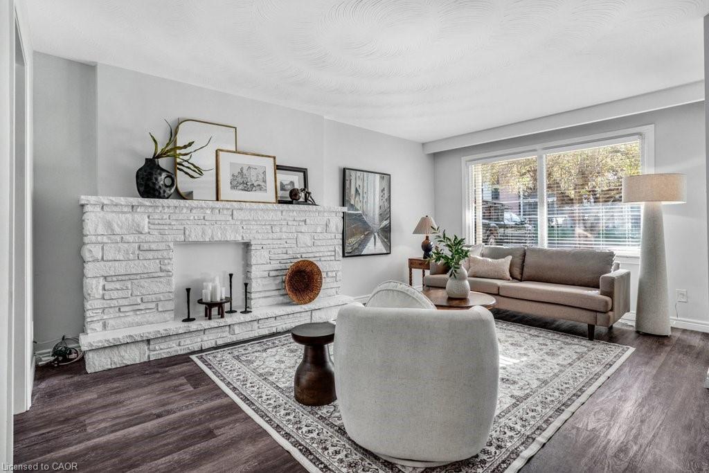 262 Westcourt Pl, Waterloo, ON N2L 2R7