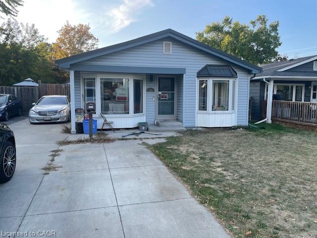 156 Traynor Ave, Kitchener, ON N2C 1W5