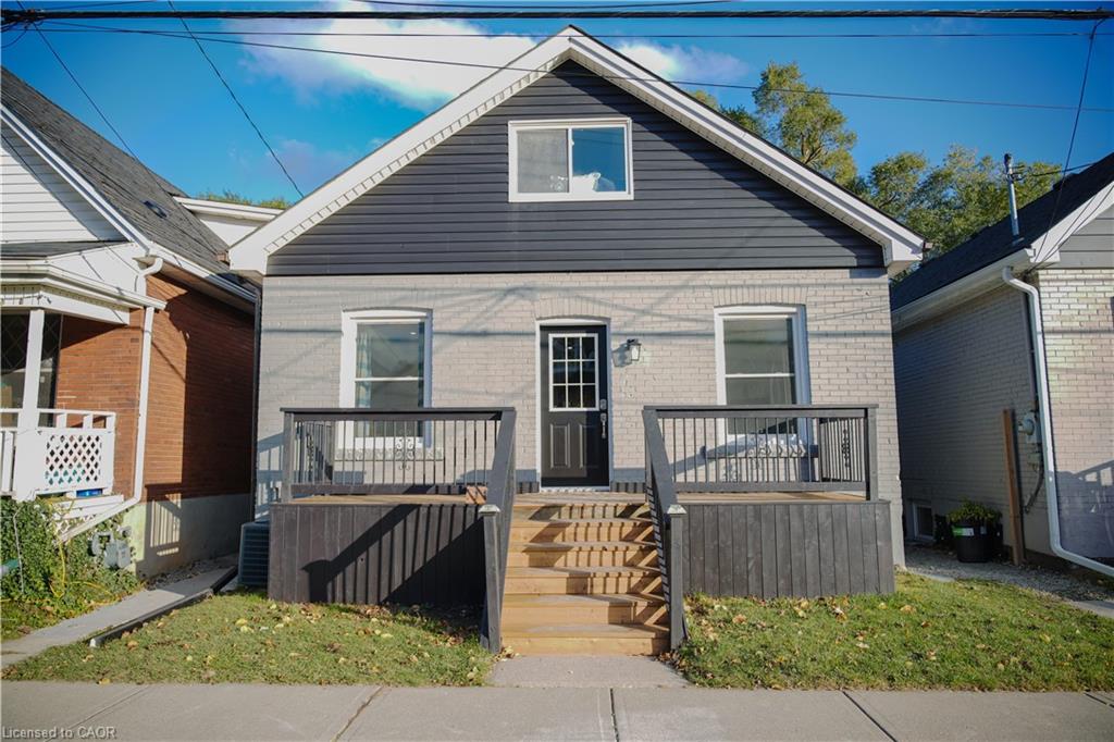 11 E 25th St, Hamilton, ON L8V 2Z9