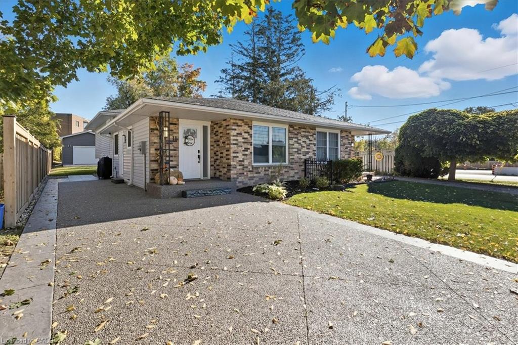 11 Macdonald St, North Dumfries, ON N0B 1E0