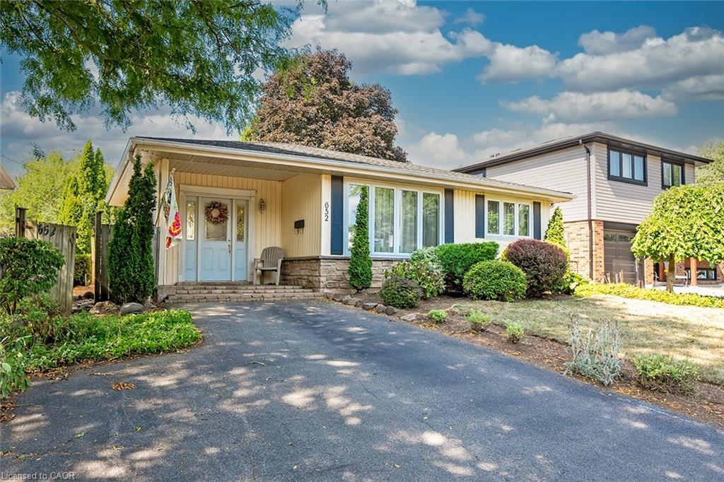 652 Ardleigh Cres, Burlington, ON L7L 4K8