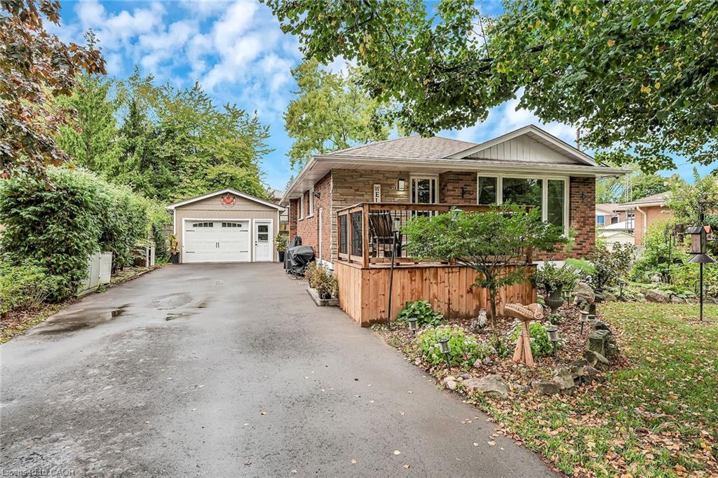 223 Berwick St, Caledonia, ON N3W 1G1