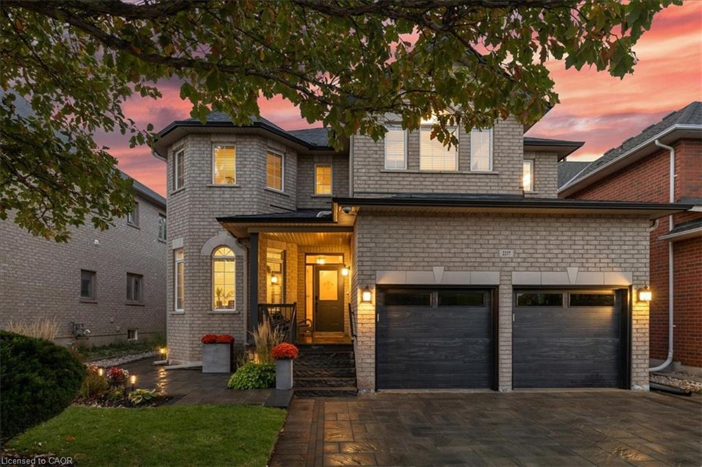 2237 Adirondak Trl, Oakville, ON L6M 4W4
