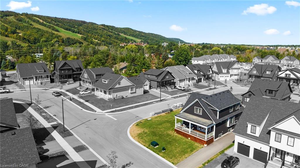 150 Courtland St, The Blue Mountains, ON L9Y 5L7