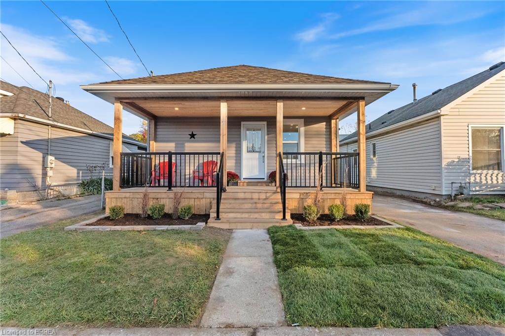 25 Dundee St, Brantford, ON N3R 4M2