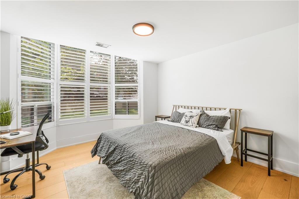 2121 Lakeshore Road Unit 205, Burlington, ON L7R 1C9
