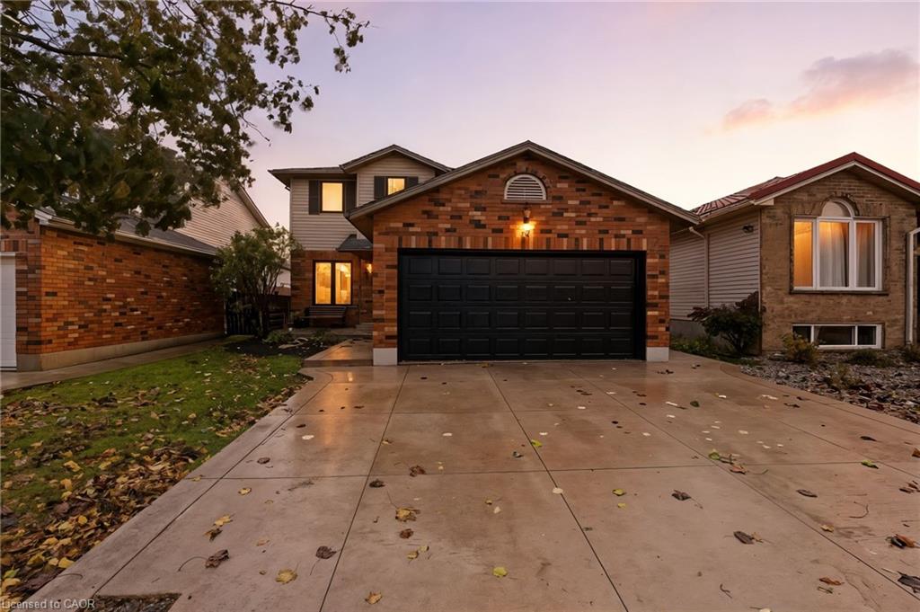 92 Colin Cres, Hamilton, ON L9A 5H8