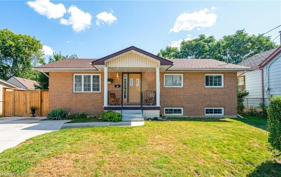 18 Greenlaw Pl, St. Catharines, ON L2R 4S6