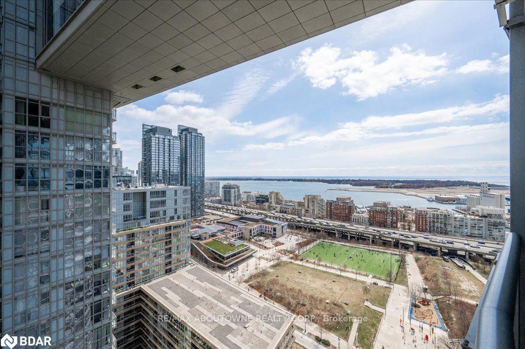 21 Iceboat Terrace Unit 2805, Toronto, ON M5V 4A9