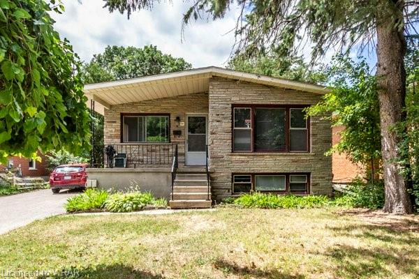 10 Cardill Cres, Waterloo, ON N2L 3Y6