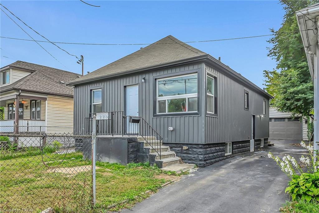 220 Grenfell St, Hamilton, ON L8H 3J7