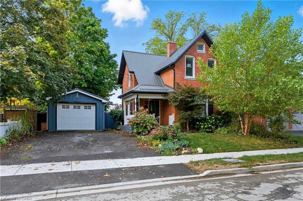21 Orkney St W, Caledonia, ON N3W 1B1