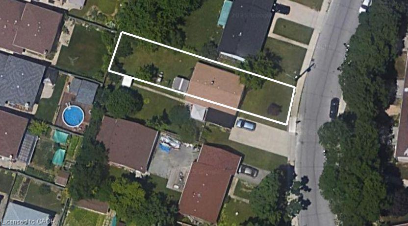 386 E 25th St, Hamilton, ON L8V 3B1