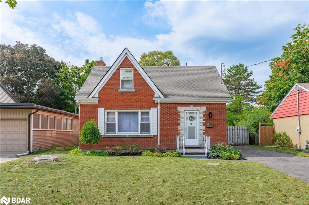 29 Ridgewood Ave, Kitchener, ON N2H 4L1