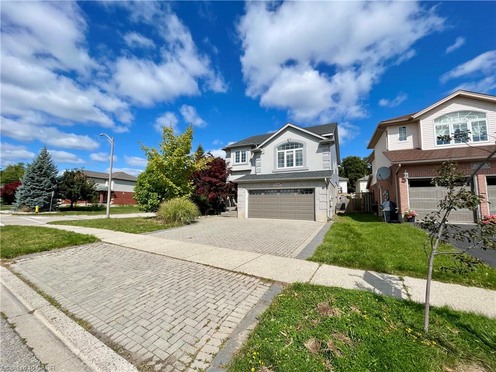 598 Chesapeake Dr, Waterloo, ON N2K 4G6