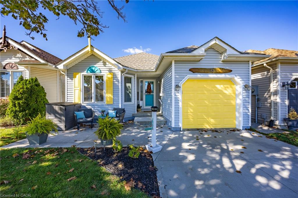 18 Long Point Blvd, Norfolk County, ON N0E 1M0