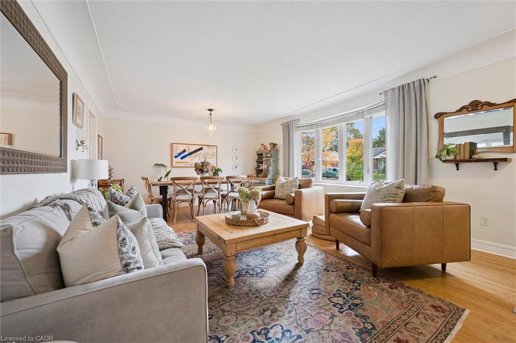 19 Cadillac Dr, Guelph, ON N1E 2B4