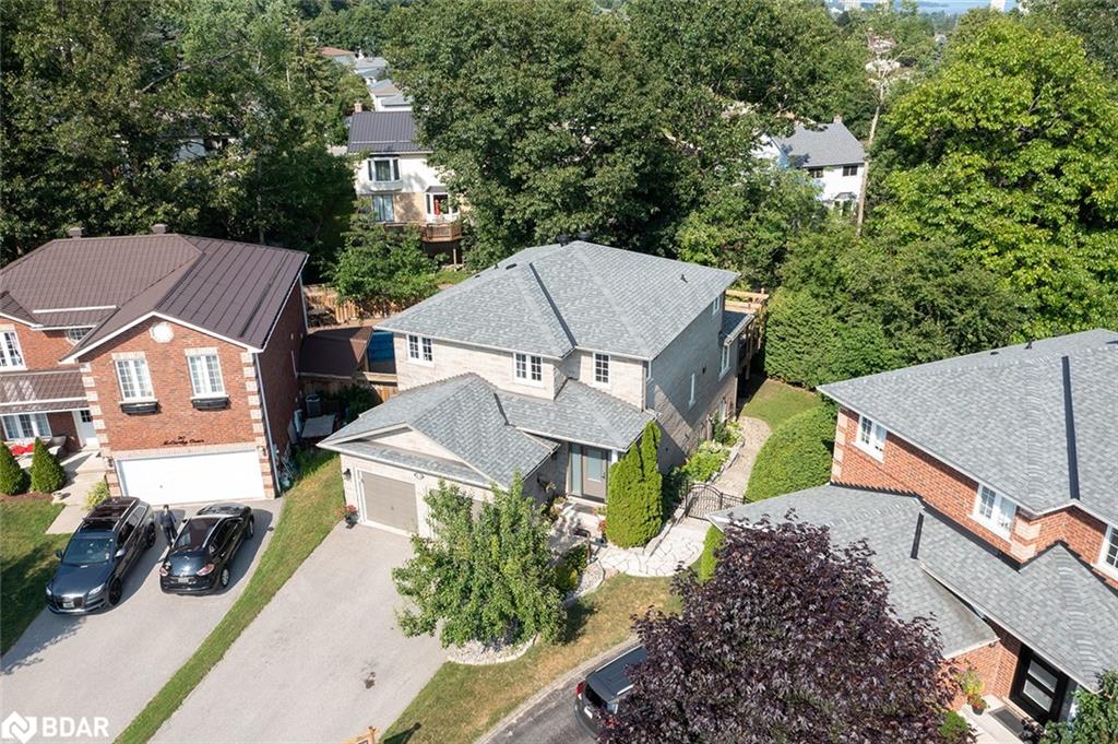 19 Mccarthy Ct, Barrie, ON L4N 5L5