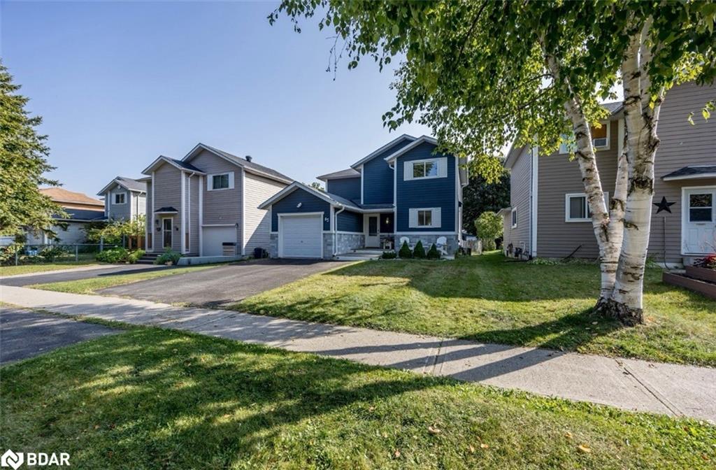 85 Elizabeth St, Barrie, ON L4N 6P2