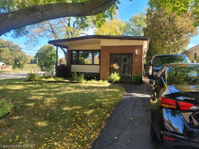 89 Deschene Ave, Hamilton, ON L9A 3J9