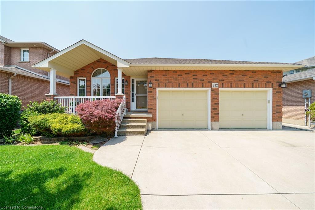 212 Alderlea Ave, Hamilton, ON L9B 1M8