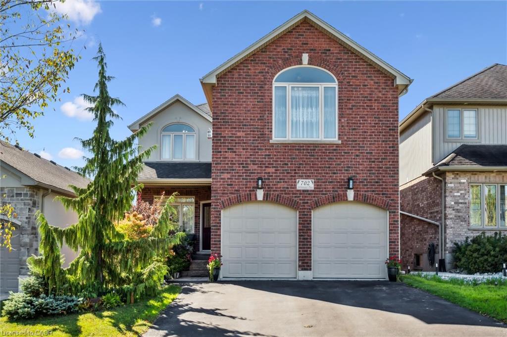 702 Springwater Pl, Waterloo, ON N2V 2S5