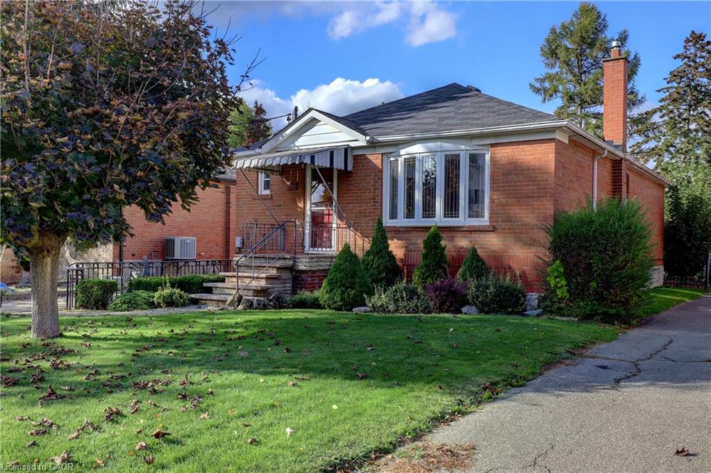 56 Cynthia Rd, Toronto, ON M6N 2P9