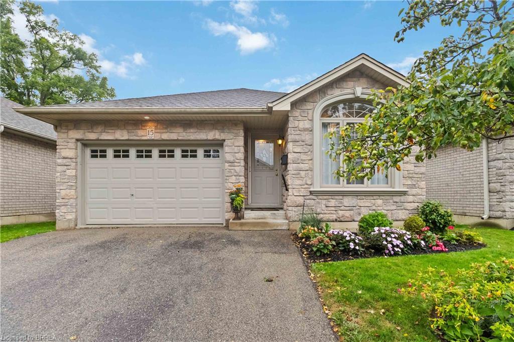 54 Glenwood Drive Unit 15, Brantford, ON N3S 3G6