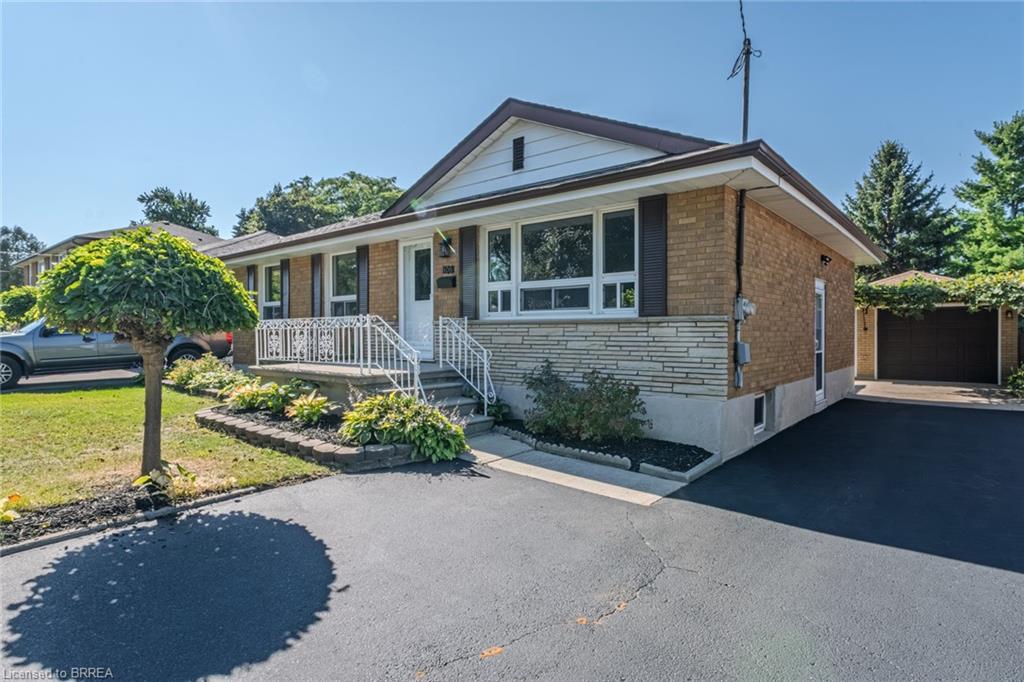 106 Wood St, Brantford, ON N3R 2L3