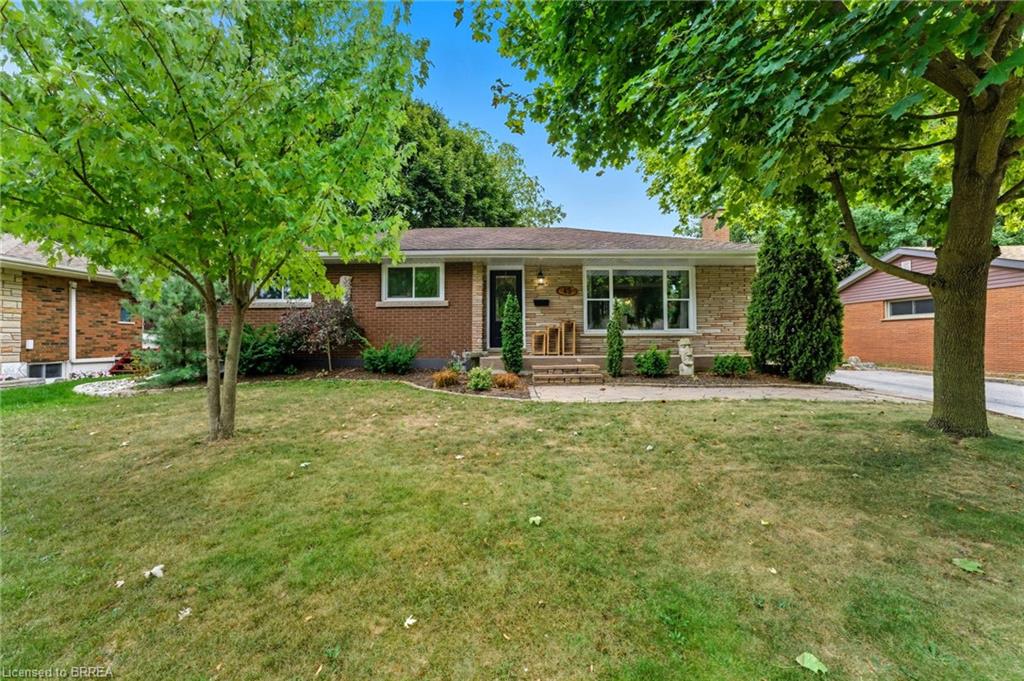 45 Driftwood Dr, Brantford, ON N3R 3K2