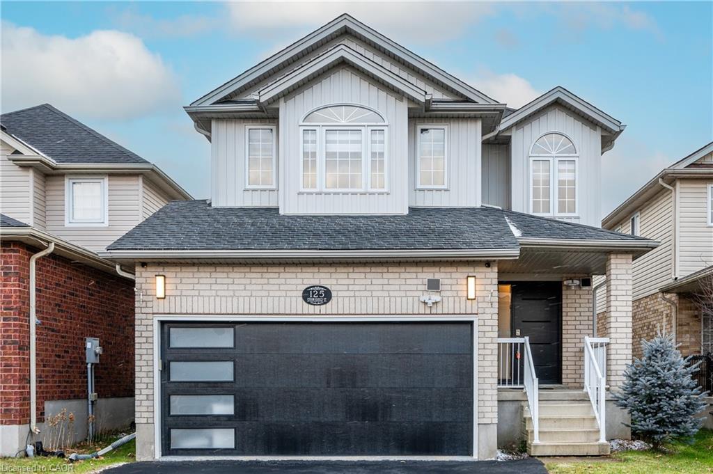 125 Steepleridge St, Kitchener, ON N2P 2W2