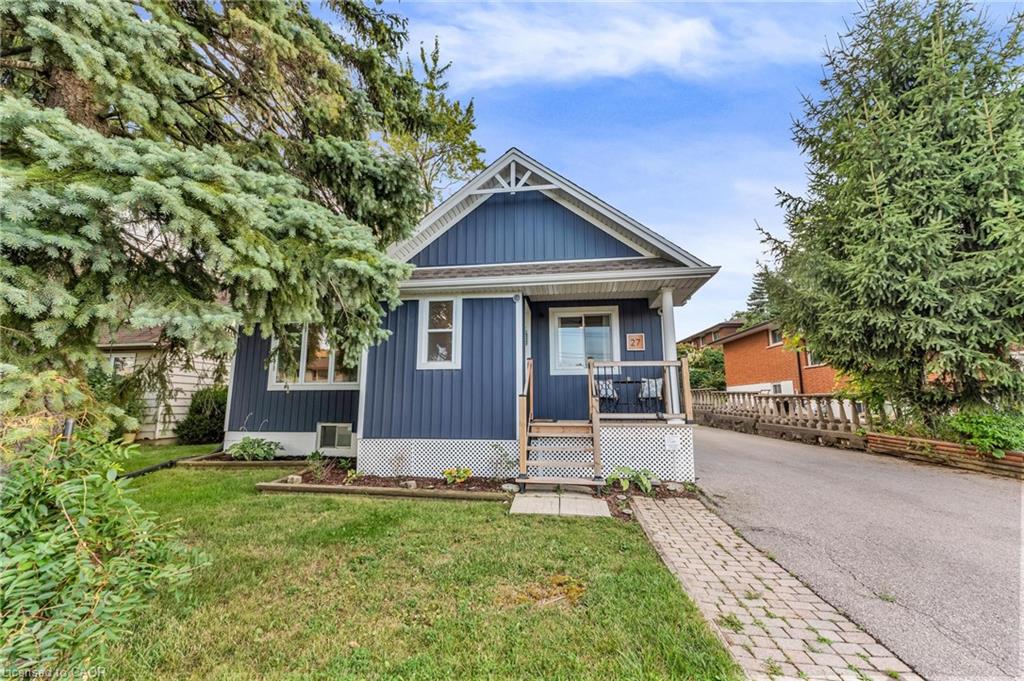 27 Aldridge St, Hamilton, ON L9C 2S9