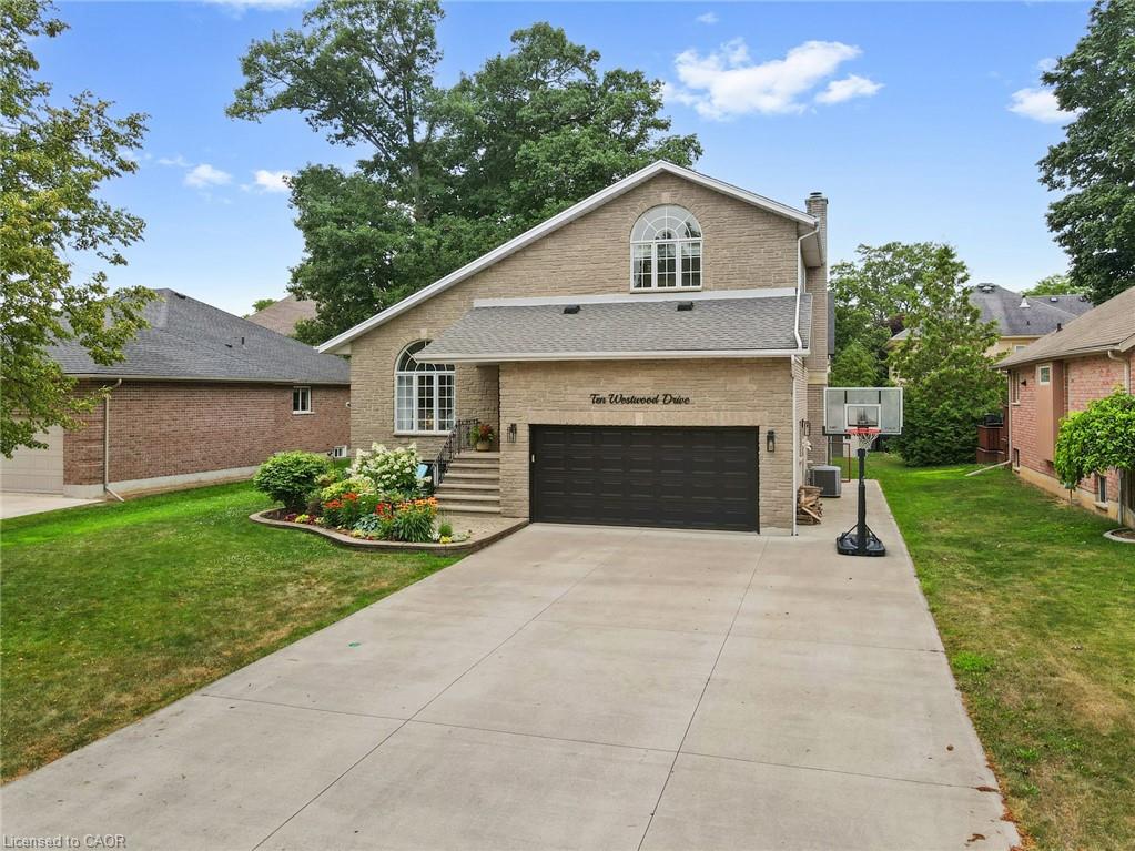 10 Westwood Dr, Port Colborne, ON L3K 6B8
