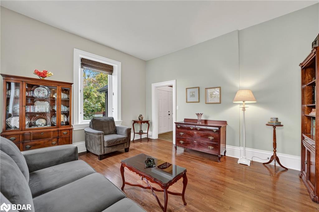 72 Banfield St, Paris, ON N3L 2Z1