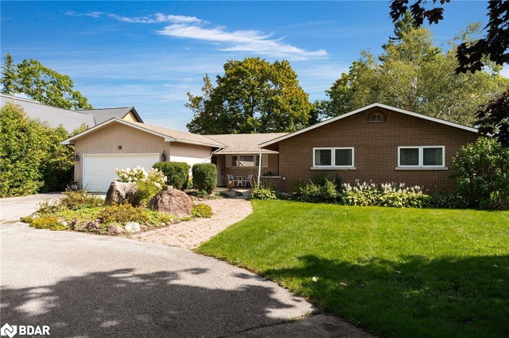 18 Maple Dr, Orillia, ON L3V 3W2