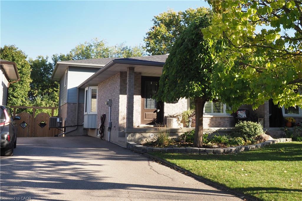 7 Caprice Ct, Kitchener, ON N2M 5M2