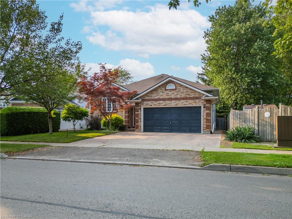 40 Balsam St, Welland, ON L3C 7H2
