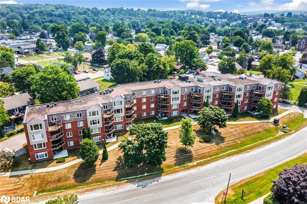 11 Beck Boulevard Unit 103, Penetanguishene, ON L9M 2G1