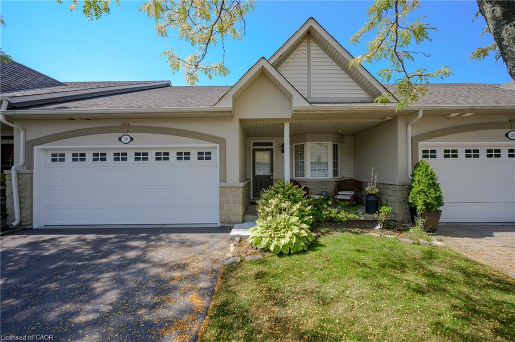 212 Stonehenge Drive Unit 18, Hamilton, ON L9K 1N2
