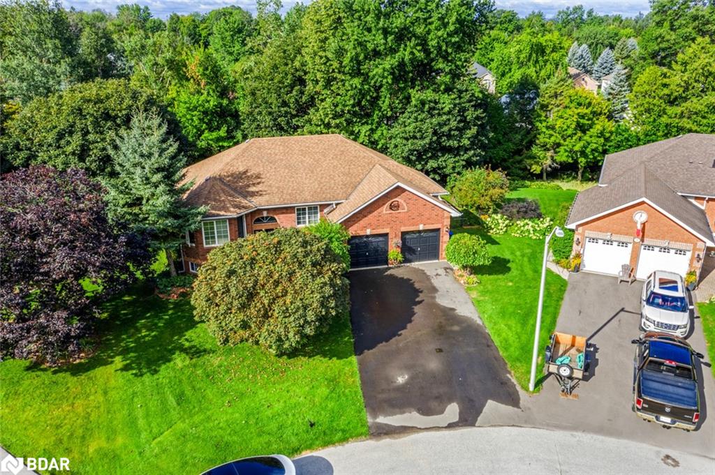 7 Coles Ct, Wasaga Beach, ON L9Z 1H5