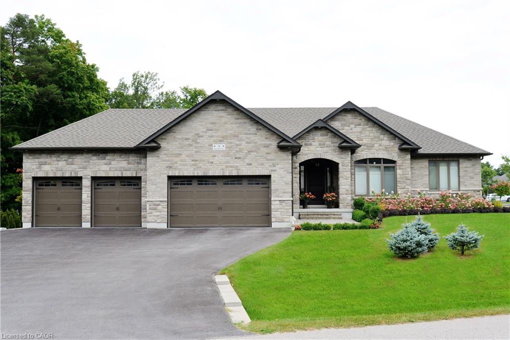 9 Black Creek Trl, Springwater, ON L9X 0J2