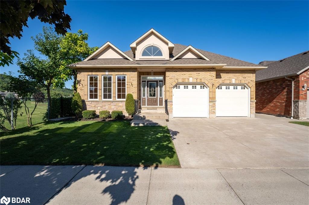 195 Winona Rd, Hamilton, ON L8E 5Y3