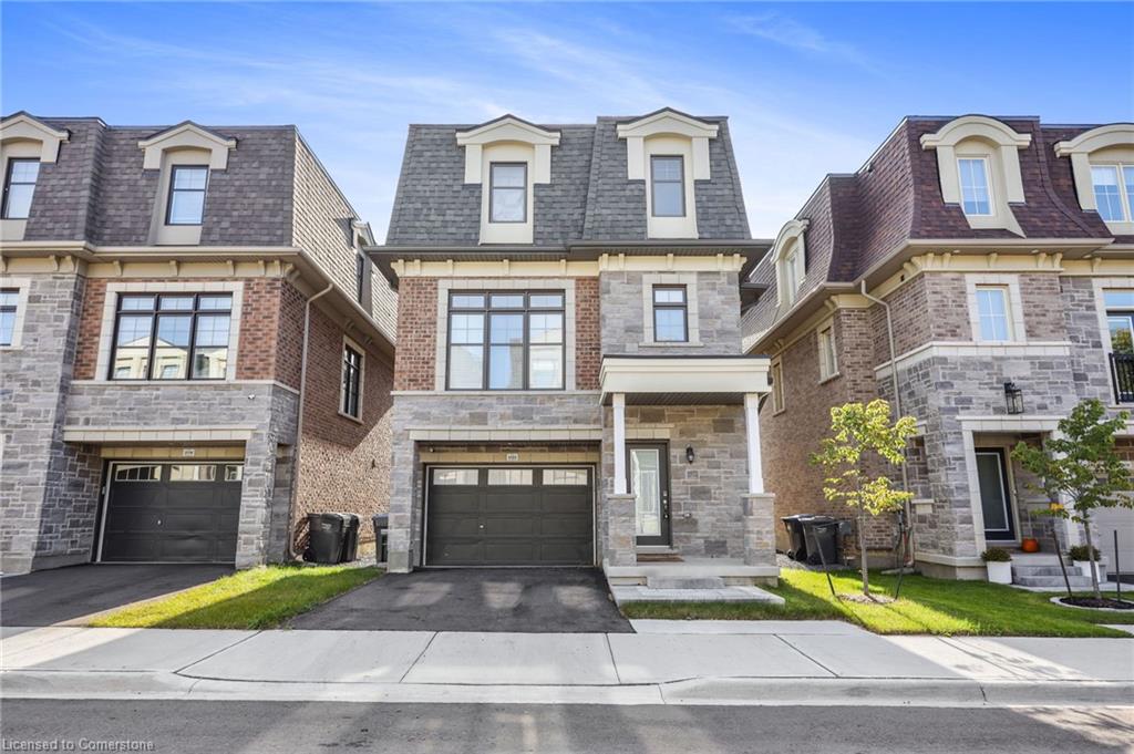 2122 Royal Gala Cir, Mississauga, ON L4Y 0H2