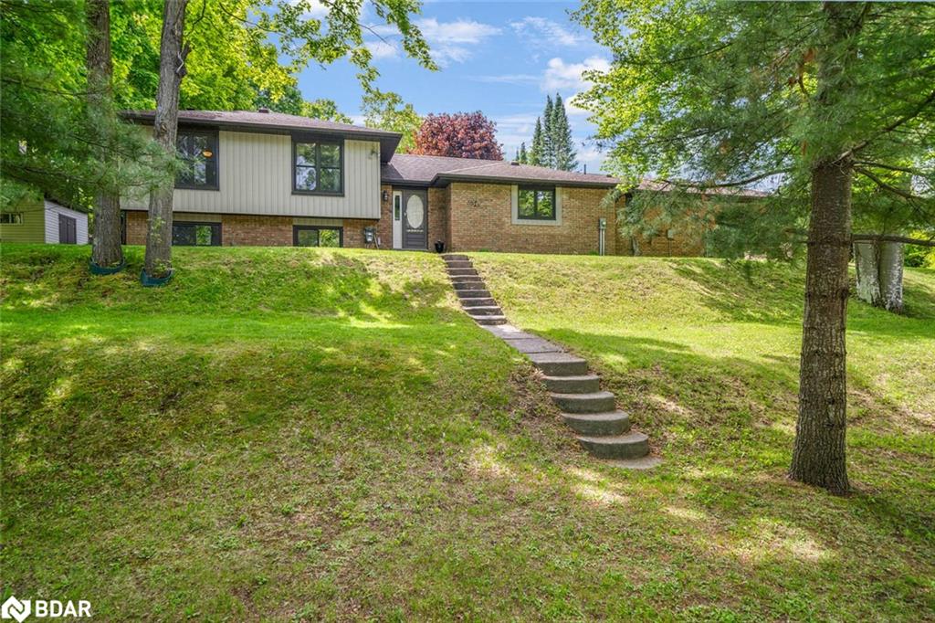 3923 Guest Rd, Innisfil, ON L9S 2T2