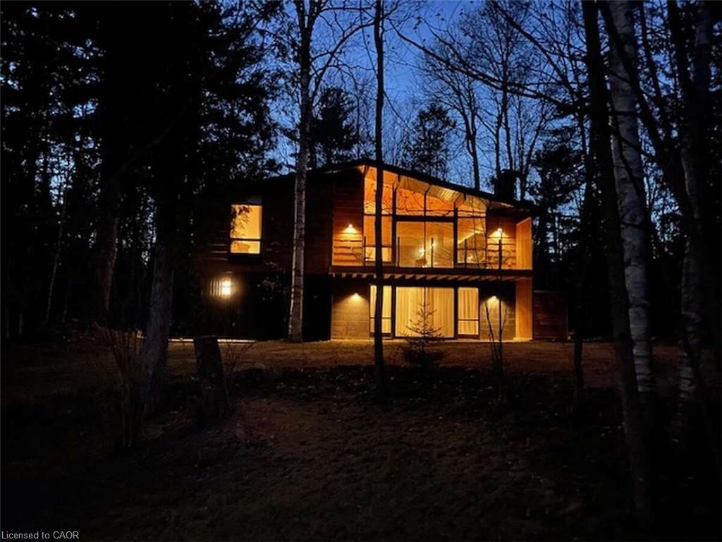28 Birch Trl, Wasaga Beach, ON L9Z 2S1