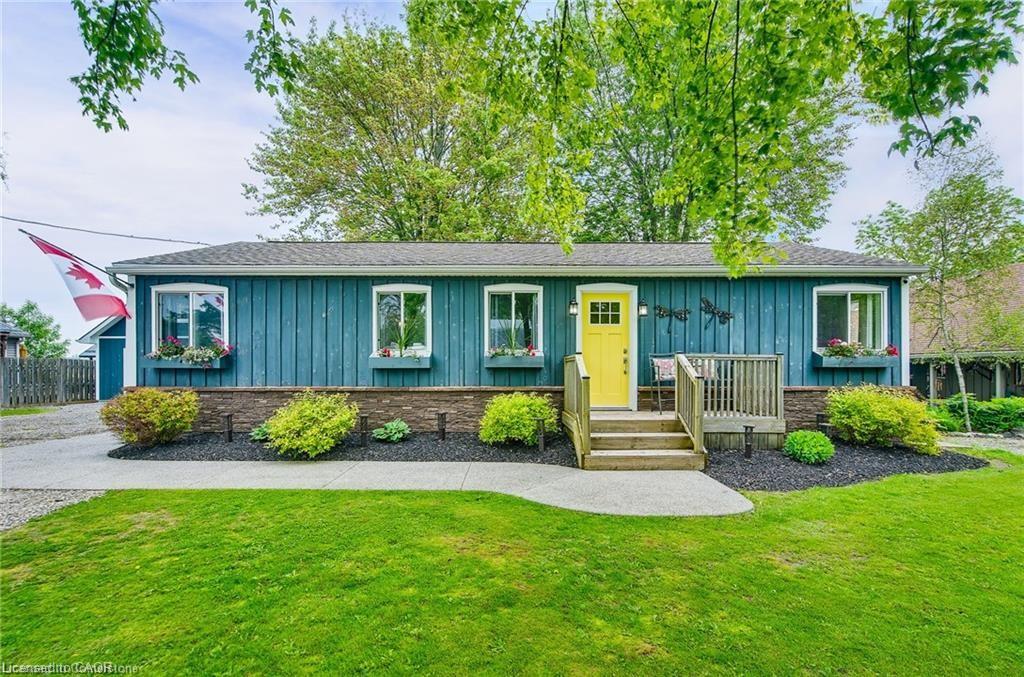 8 Beach Rd, Lowbanks, ON N0A 1K0