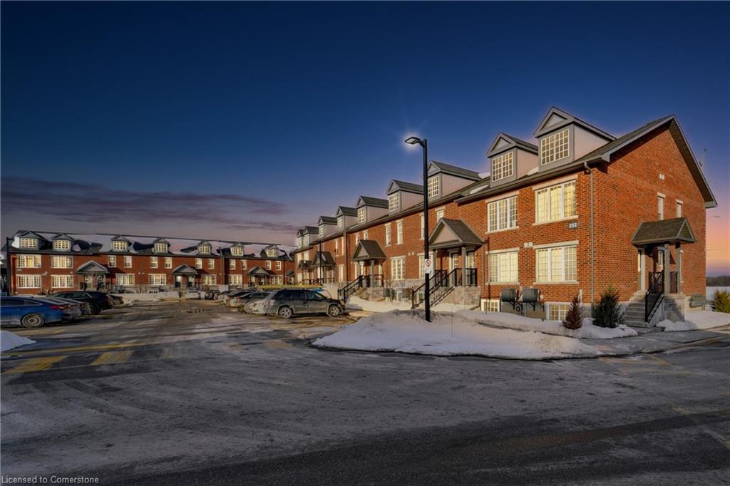 252 Penetanguishene Road Unit 14, Barrie, ON L4M 7C2