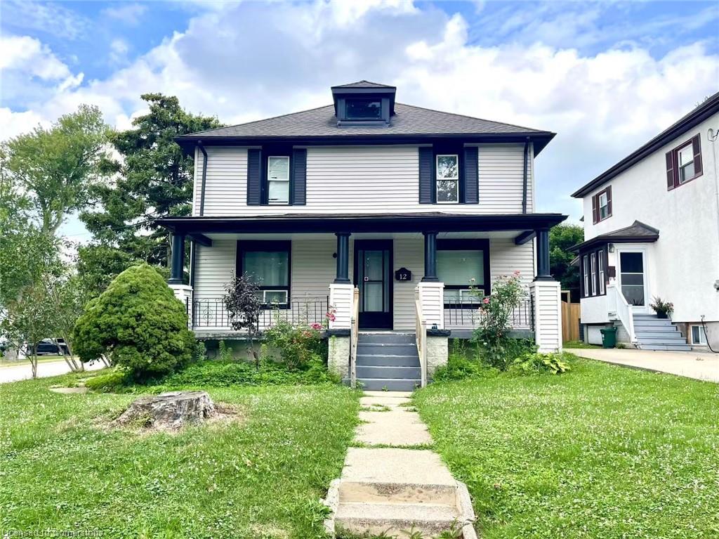 12 Carleton St N, Thorold, ON L2V 2A3