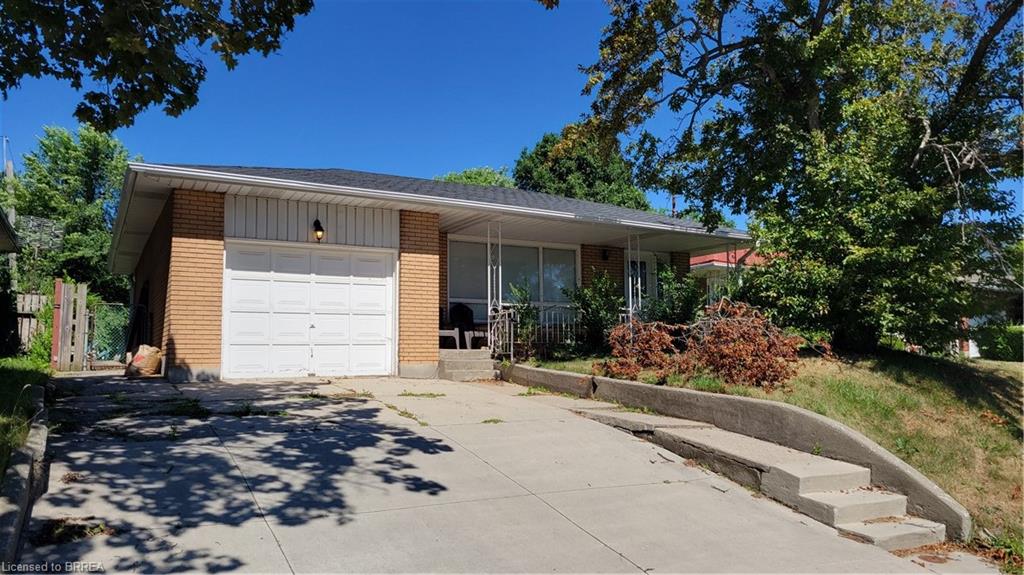 698 W 5th St, Hamilton, ON L9C 3R2